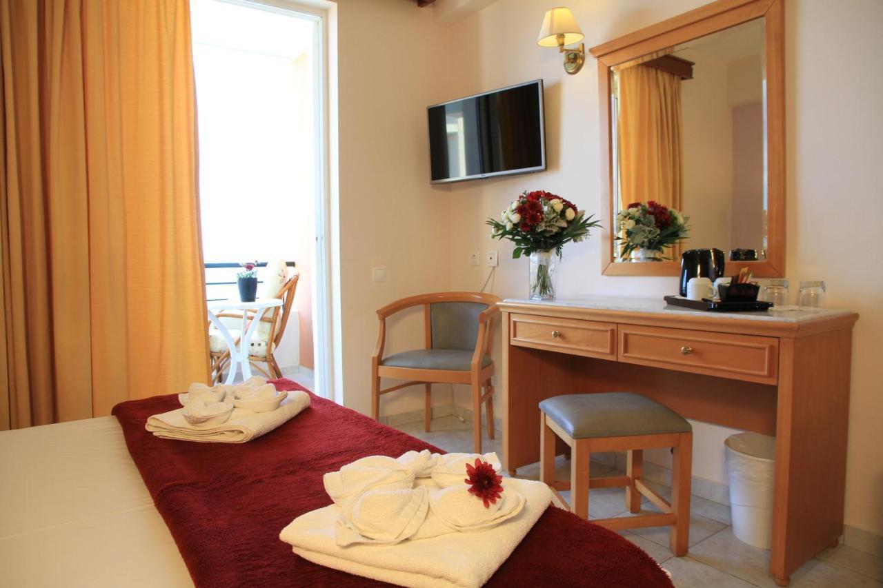 Dedalos Beach Hotel Sfáka Buitenkant foto