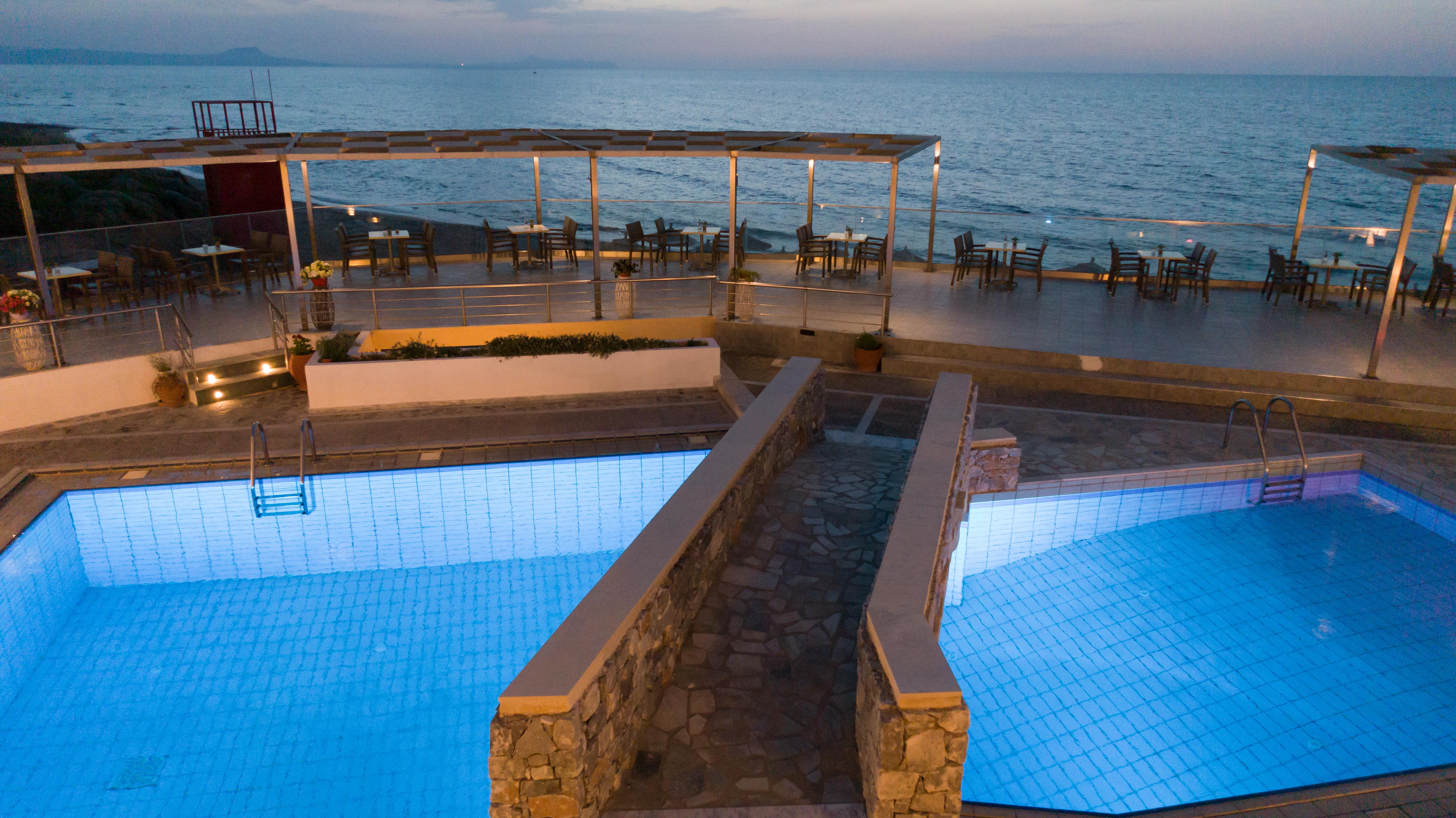 Dedalos Beach Hotel Sfáka Buitenkant foto