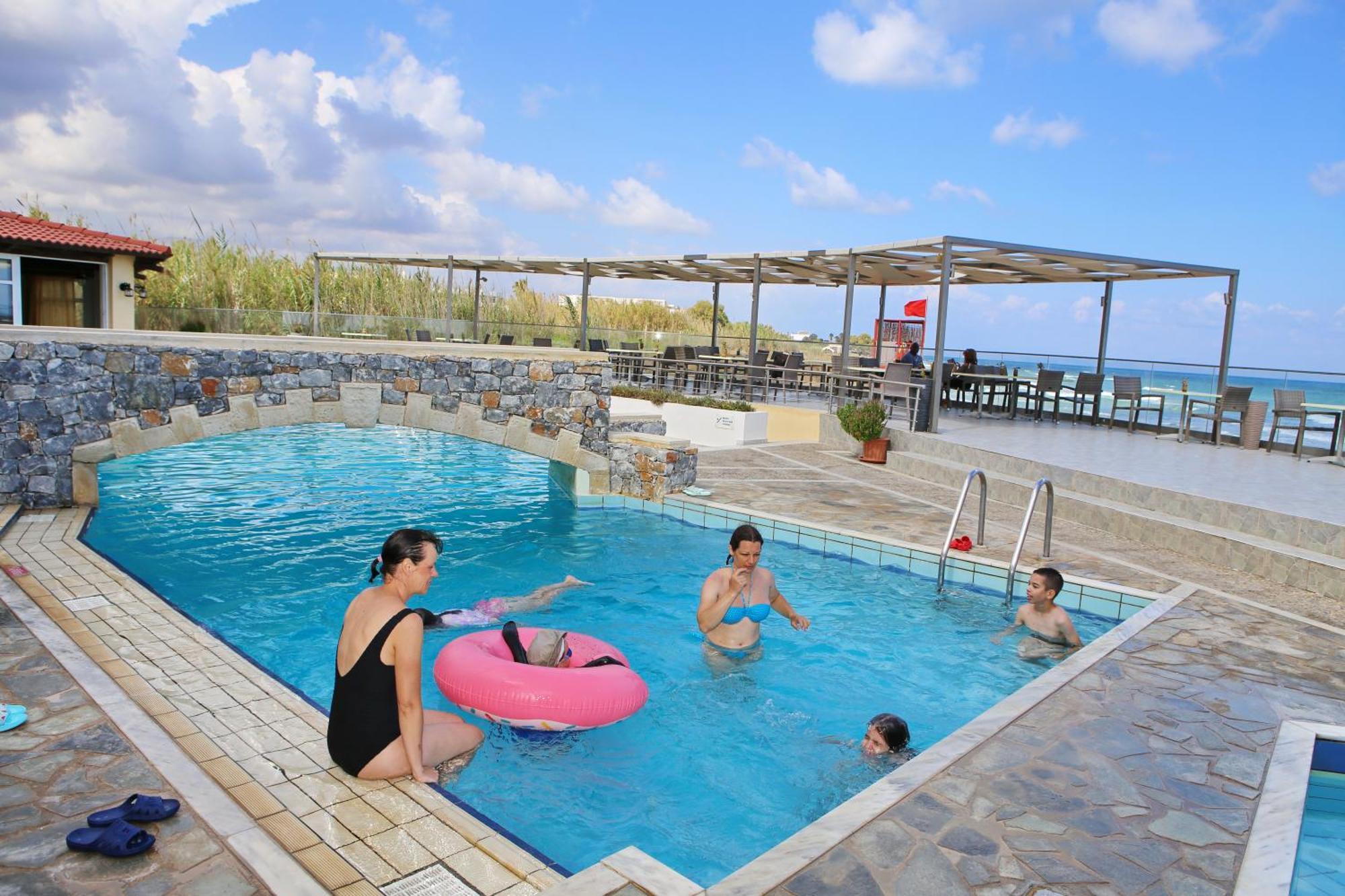 Dedalos Beach Hotel Sfáka Buitenkant foto