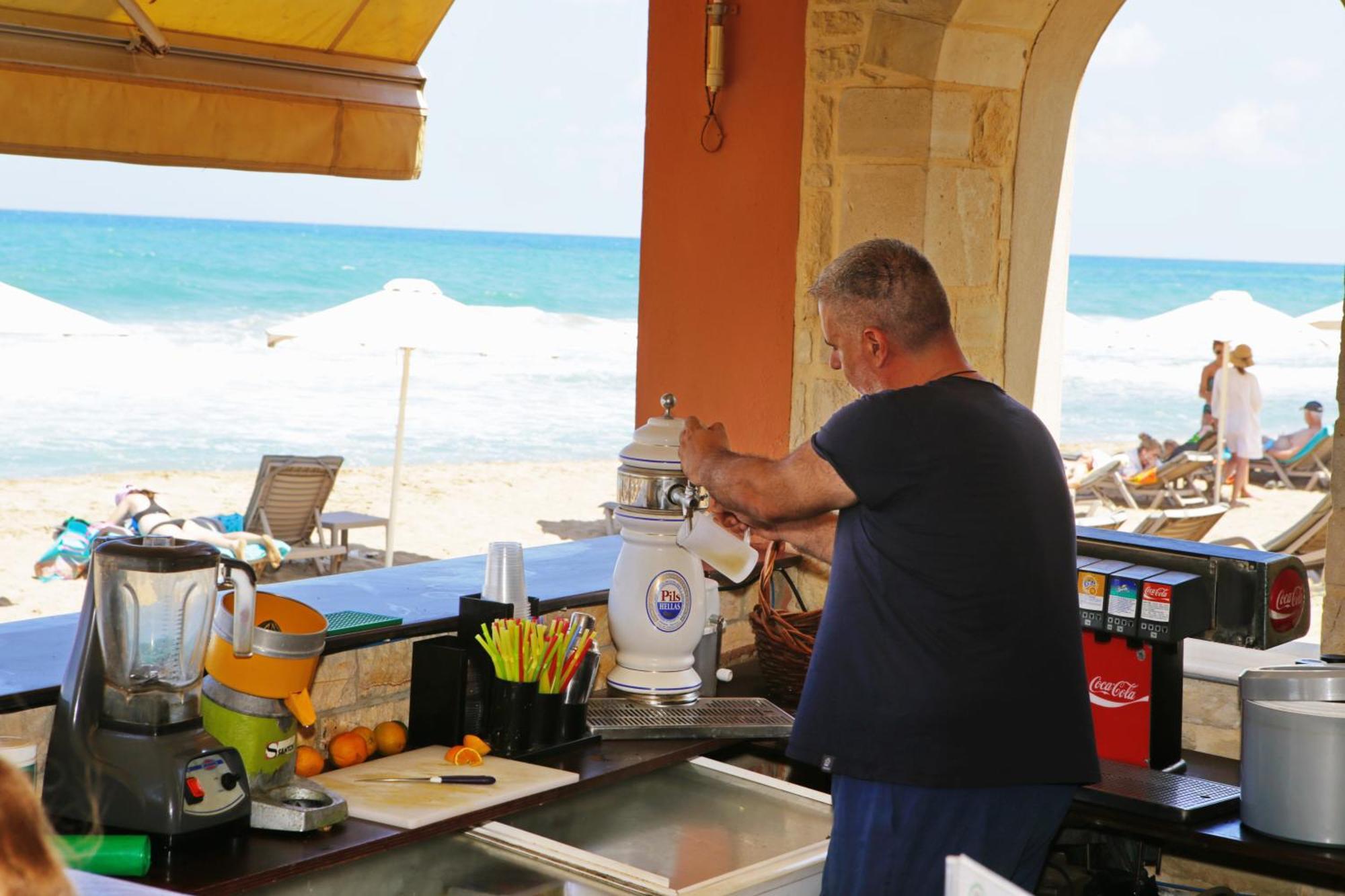 Dedalos Beach Hotel Sfáka Buitenkant foto
