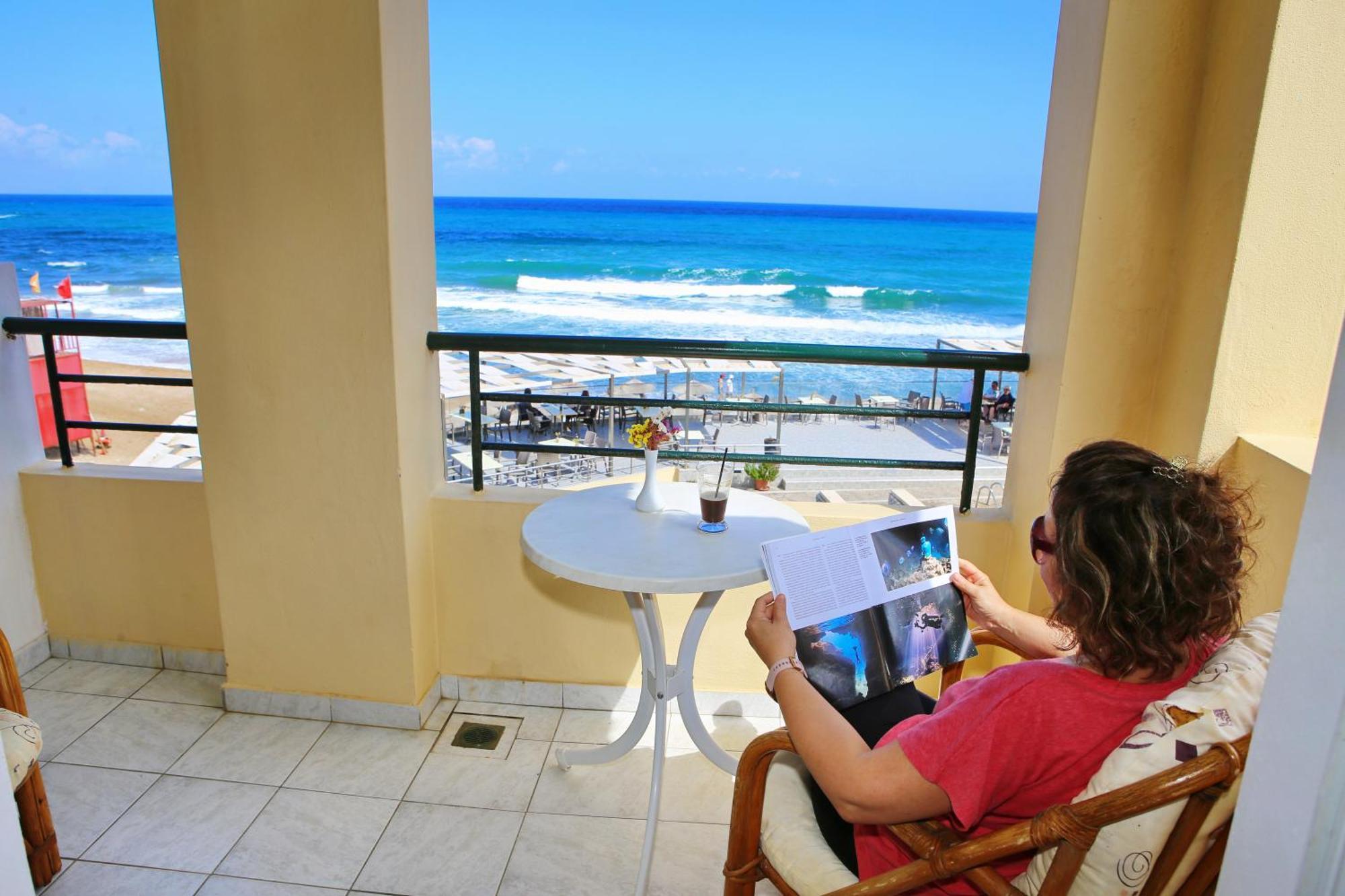 Dedalos Beach Hotel Sfáka Buitenkant foto
