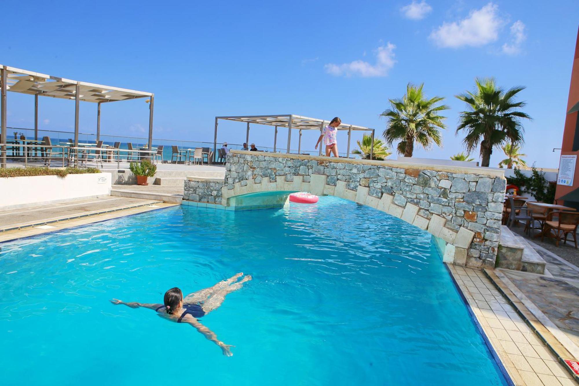 Dedalos Beach Hotel Sfáka Buitenkant foto