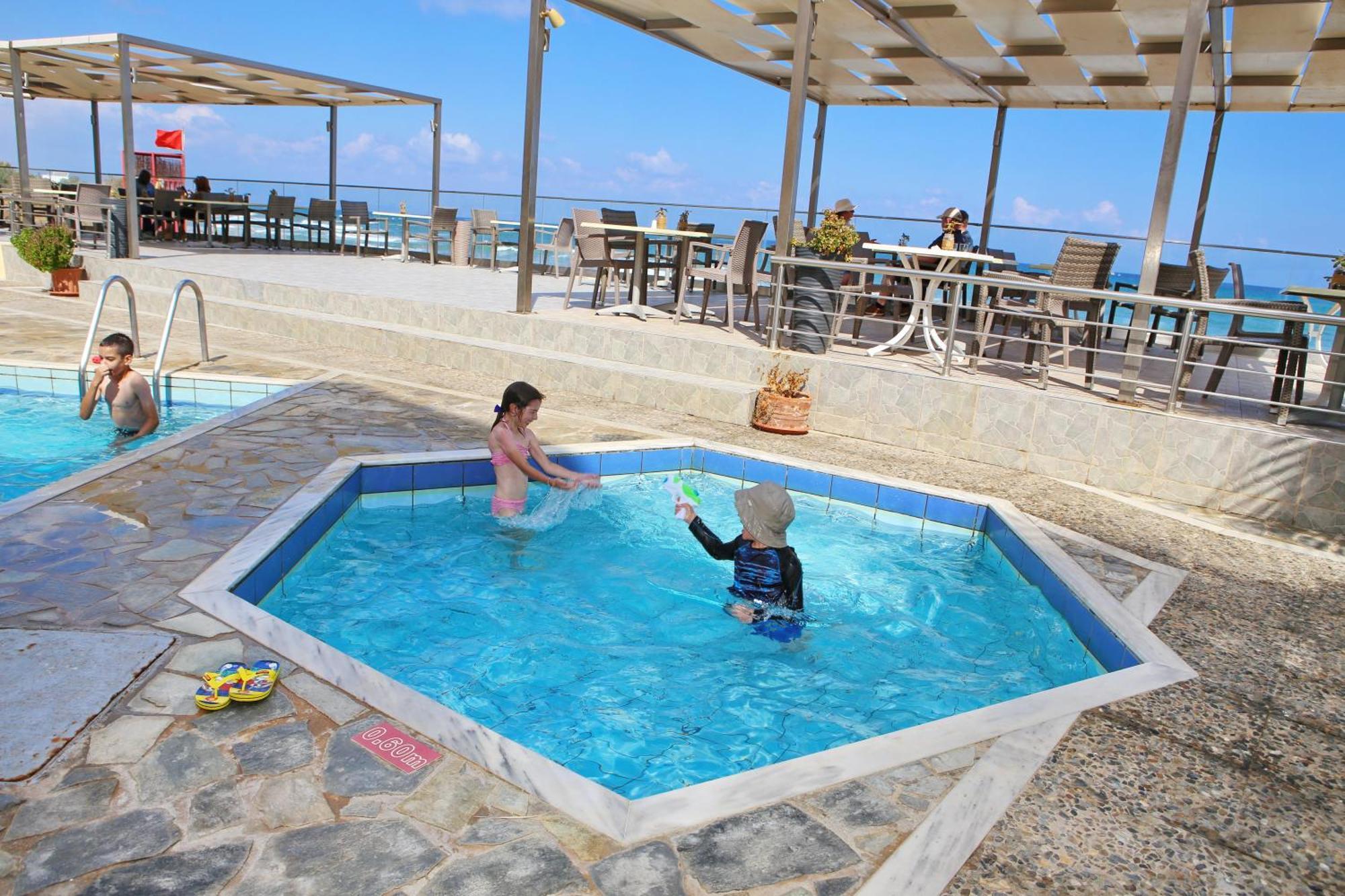 Dedalos Beach Hotel Sfáka Buitenkant foto