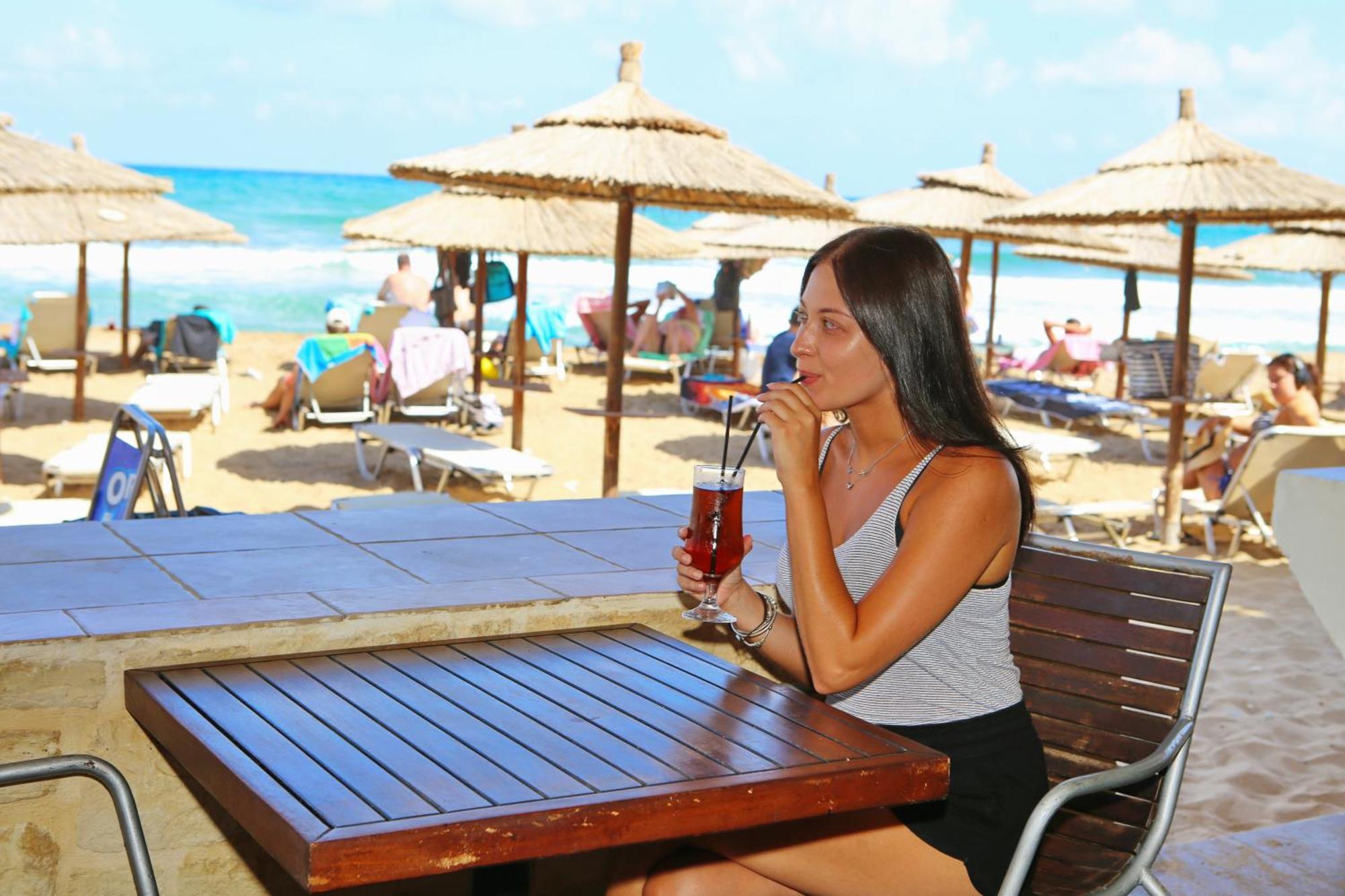 Dedalos Beach Hotel Sfáka Buitenkant foto